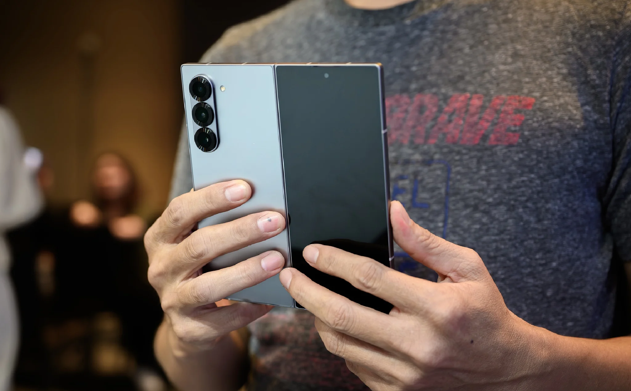 Ra mắt Samsung Galaxy Z Fold 6 được thiết kế mỏng nhẹ trang bị AI siêu xịn